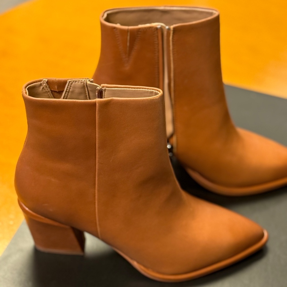 Blondo Tan Ankle Boots waterproof 9.5